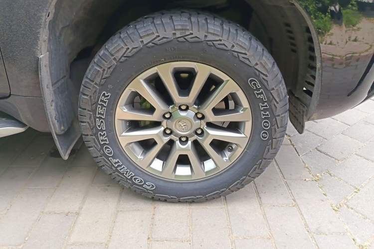 Used Toyota Prado 2018 3.5L Automatic TX-L Right Front Wheel Hub