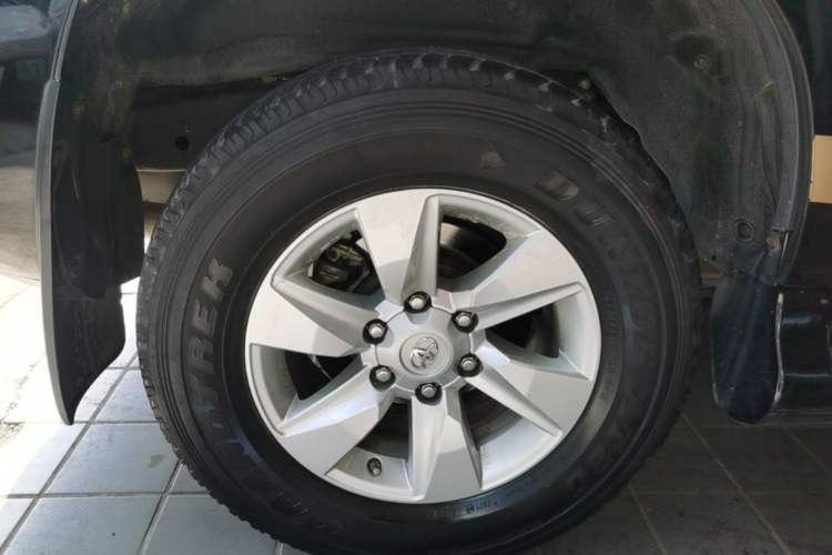 Used Toyota Prado  Right Rear Wheel Hub