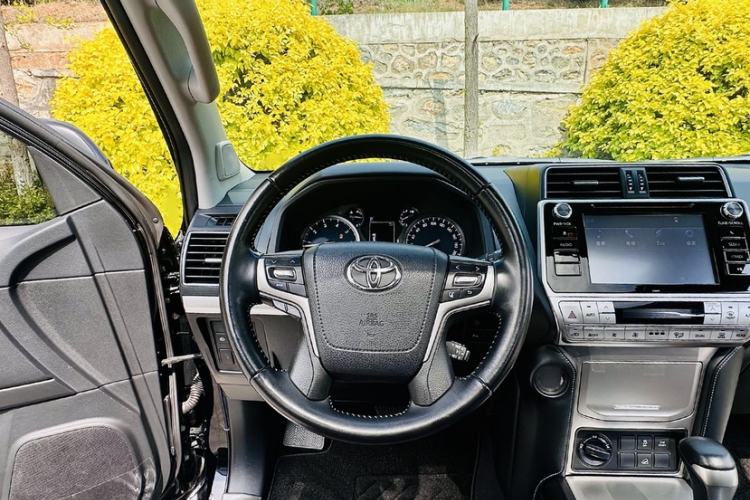 Used Toyota Prado 2018 3.5L Automatic TX-L with Rear-Mounted Spare Tire Steering Wheel