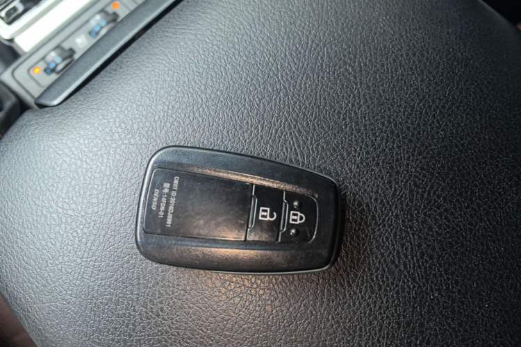 Used Toyota Prado 2018 3.5L Automatic TX-L NAVI with Rear-Mounted Spare Tire Vehicle Key