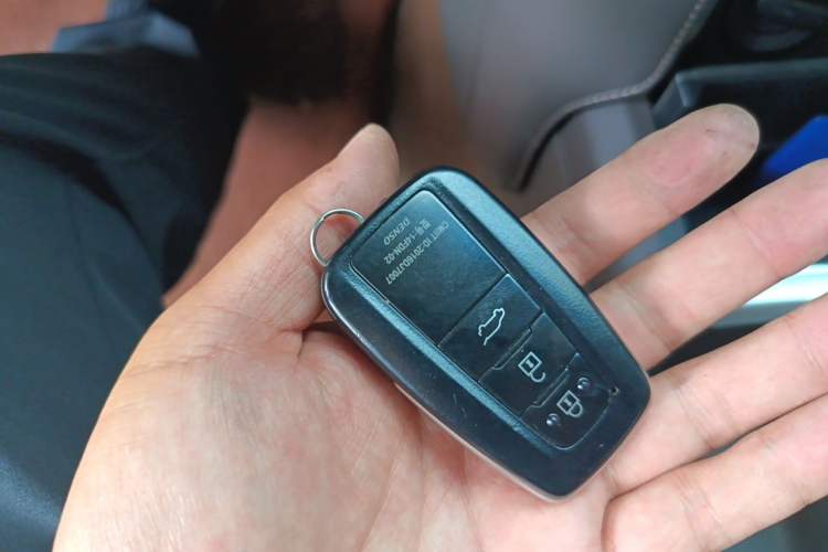 Used Toyota Prado 2018 3.5L Automatic TX-L Vehicle Key