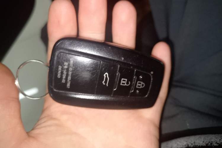 Used Toyota Prado 2018 3.5L Automatic TX-L Vehicle Key
