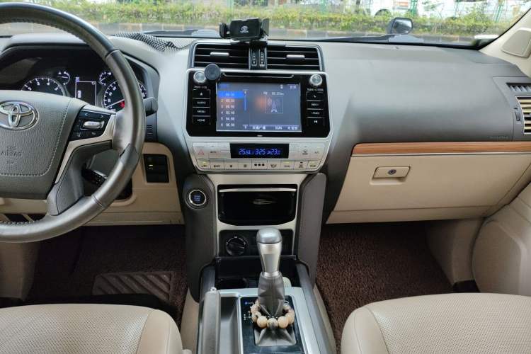 Used Toyota Prado 2018 3.5L Automatic TX-L with Rear-Mounted Spare Tire Audio And AC Panel