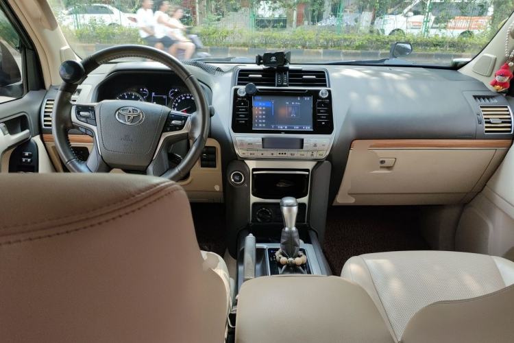 Used Toyota Prado 2018 3.5L Automatic TX-L with Rear-Mounted Spare Tire Center Console