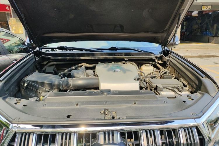 Used Toyota Prado 2018 3.5L Automatic TX-L with Rear-Mounted Spare Tire Engine Bay