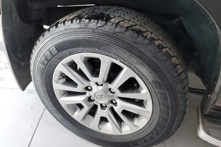 Used Toyota Prado 2018 3.5L Automatic TX-L with Rear-Mounted Spare Tire Exterior 5