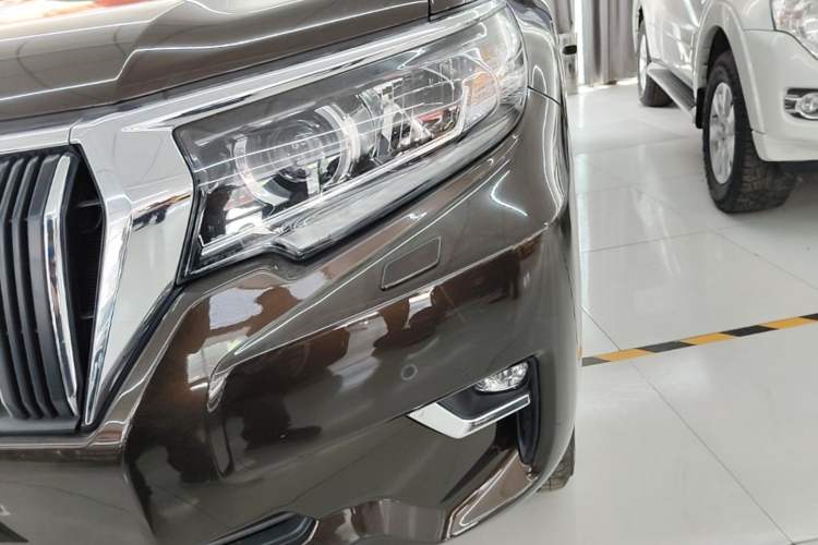 Used Toyota Prado 2018 3.5L Automatic TX-L with Rear-Mounted Spare Tire Left Front Headlight
