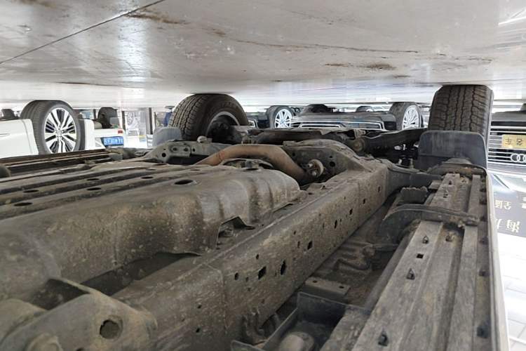 Used Toyota Prado 2018 3.5L Automatic TX-L with Rear-Mounted Spare Tire Left Side Sill