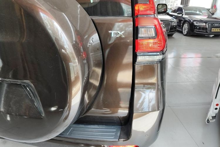 Used Toyota Prado 2018 3.5L Automatic TX-L with Rear-Mounted Spare Tire Right Rear Taillight