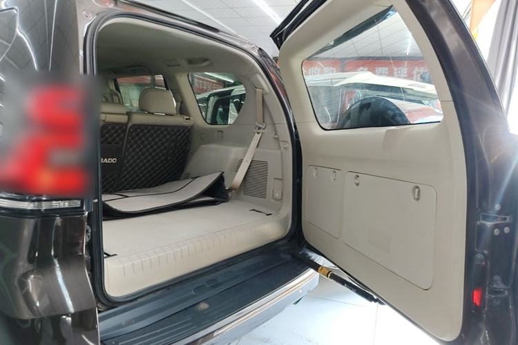 Used Toyota Prado 2018 3.5L Automatic TX-L with Rear-Mounted Spare Tire Trunk
