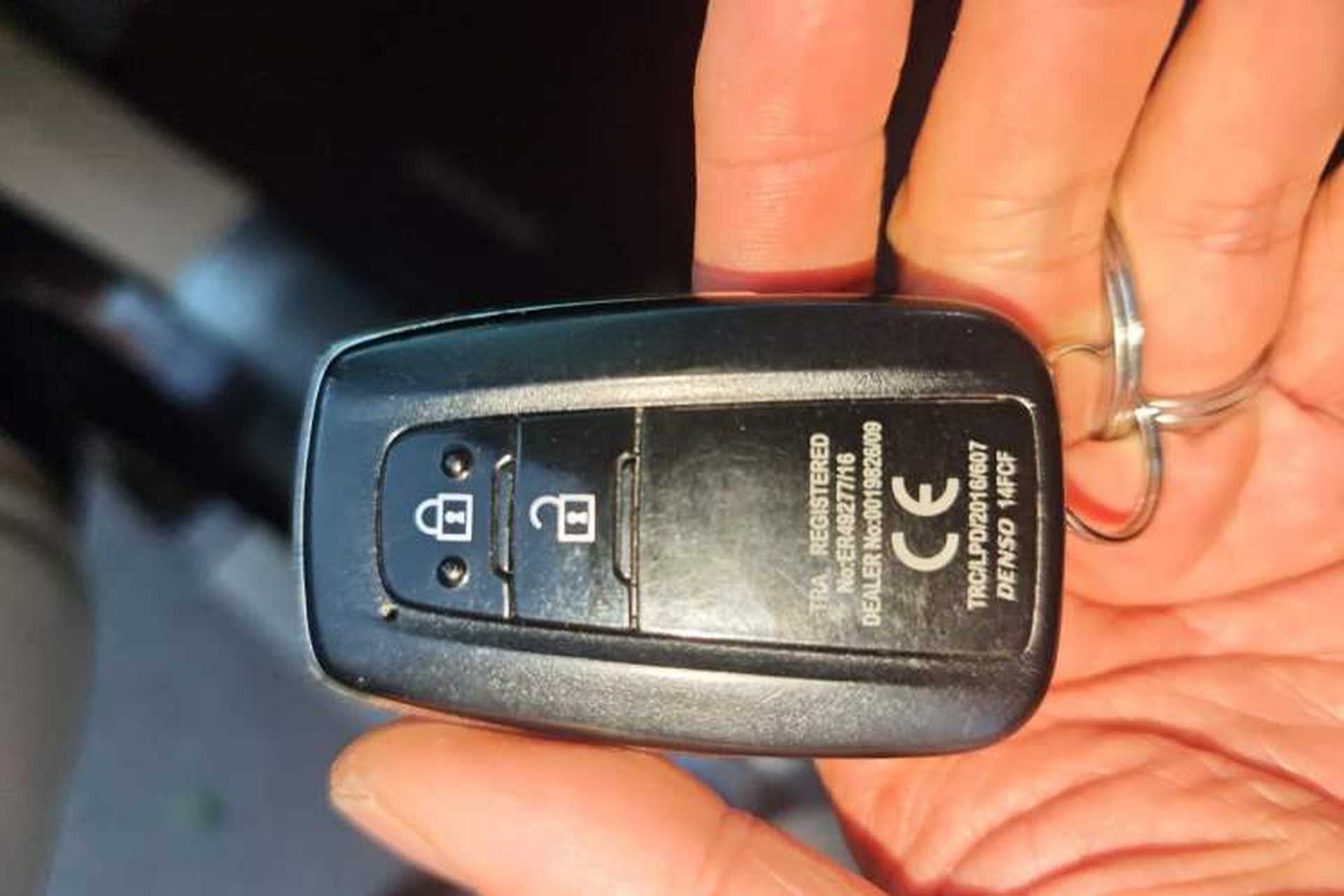 Used Toyota Prado 2018 4.0L TXL Dual Airbags External Mount – Middle East Vehicle Key