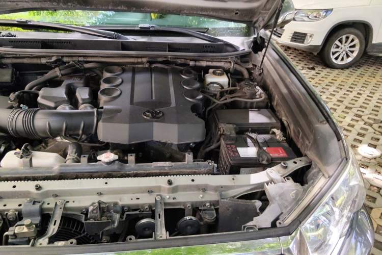 Used Toyota Prado 2018 4.0L TXL Dual Airbags External Mount – Middle East Engine Bay Left