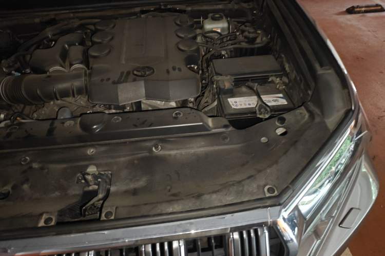 Used Toyota Prado  Engine Bay Left