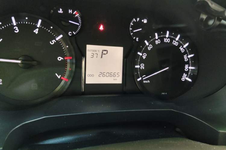 Used Toyota Prado 2018 4.0L TXL Dual Airbags External Mount – Middle East Odometer Close Up
