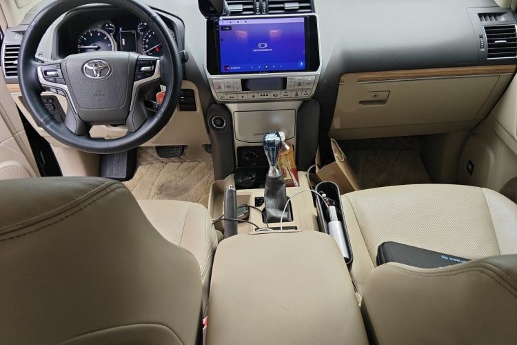 Used Toyota Prado 2018 3.5L Automatic TX-L with Rear-Mounted Spare Tire Center Console