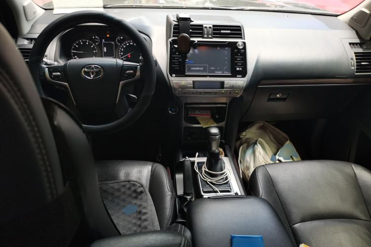 Used Toyota Prado 2018 3.5L Automatic TX-L NAVI with Rear-Mounted Spare Tire Center Console