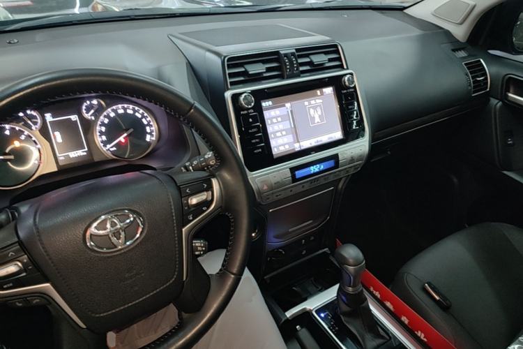 Used Toyota Prado 2018 3.5L Automatic TX-L with Rear-Mounted Spare Tire Center Console