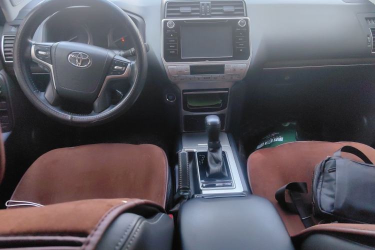 Used Toyota Prado 2018 3.5L Automatic TX-L Center Console