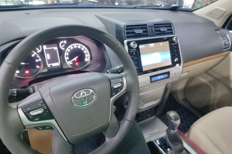 Used Toyota Prado 2018 3.5L Automatic TX-L NAVI with Rear-Mounted Spare Tire Center Console