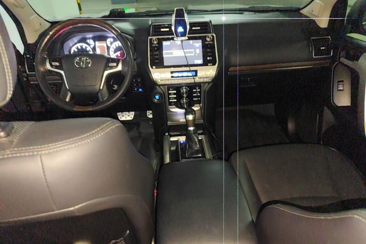 Used Toyota Prado 2018 3.5L Automatic VX NAVI Center Console