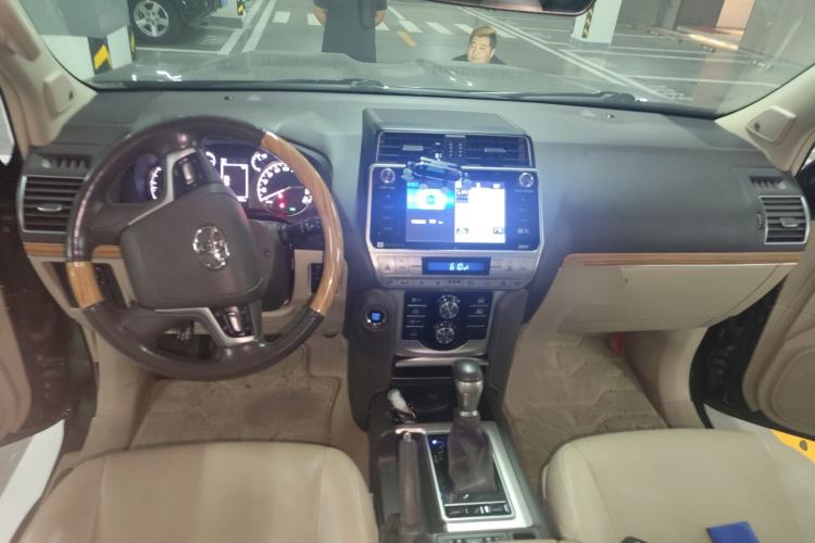 Used Toyota Prado 2018 3.5L Automatic VX NAVI with Rear-Mounted Spare Tire Center Console