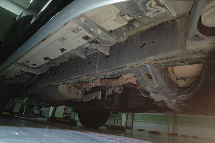 Used Toyota Prado 2018 3.5L Automatic TX-L with Rear-Mounted Spare Tire Chassis Front Right