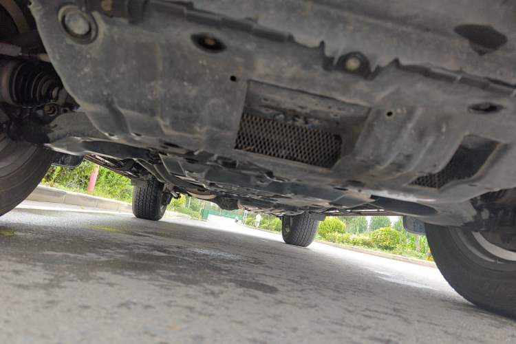 Used Toyota Prado 2018 3.5L Automatic TX-L with Rear-Mounted Spare Tire Chassis Front