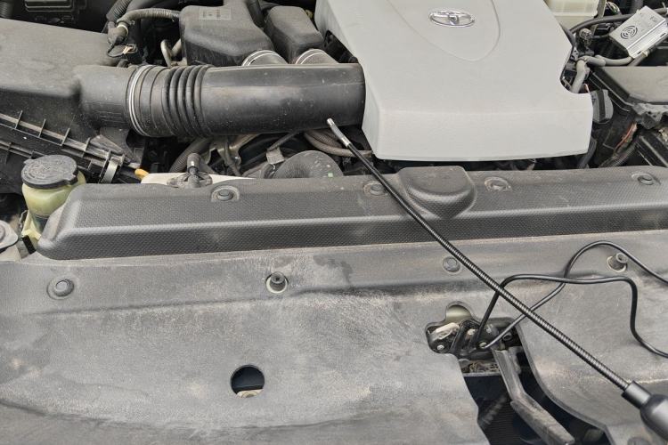 Used Toyota Prado 2018 3.5L Automatic TX-L with Rear-Mounted Spare Tire Engine Bay