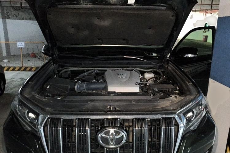 Used Toyota Prado 2018 3.5L Automatic TX-L Engine Bay