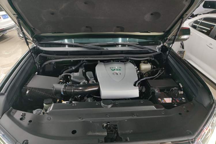 Used Toyota Prado 2018 3.5L Automatic TX-L with Rear-Mounted Spare Tire Engine Bay