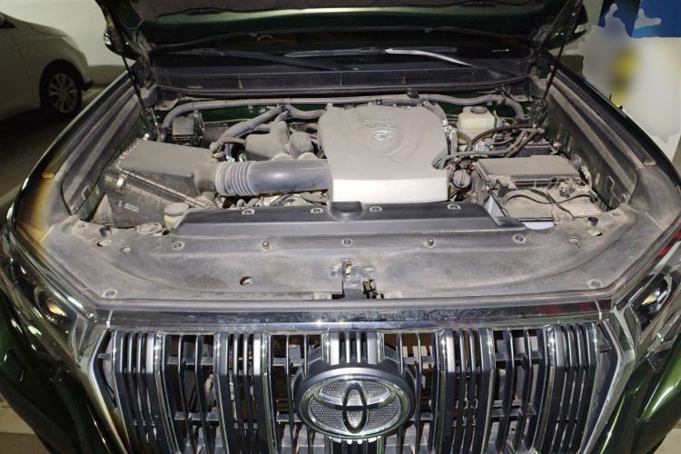 Used Toyota Prado 2018 3.5L Automatic TX-L Engine Bay