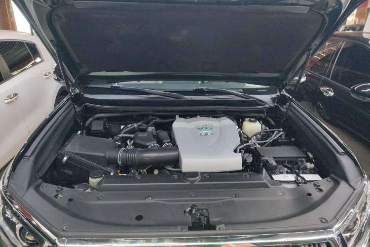 Used Toyota Prado 2018 3.5L Automatic TX-L NAVI with Rear-Mounted Spare Tire Engine Bay