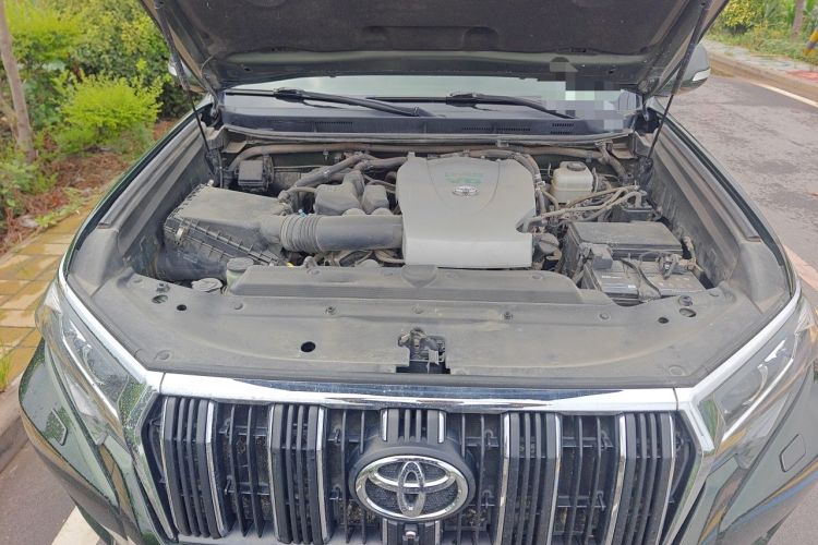 Used Toyota Prado 2018 3.5L Automatic TX-L with Rear-Mounted Spare Tire Engine Bay