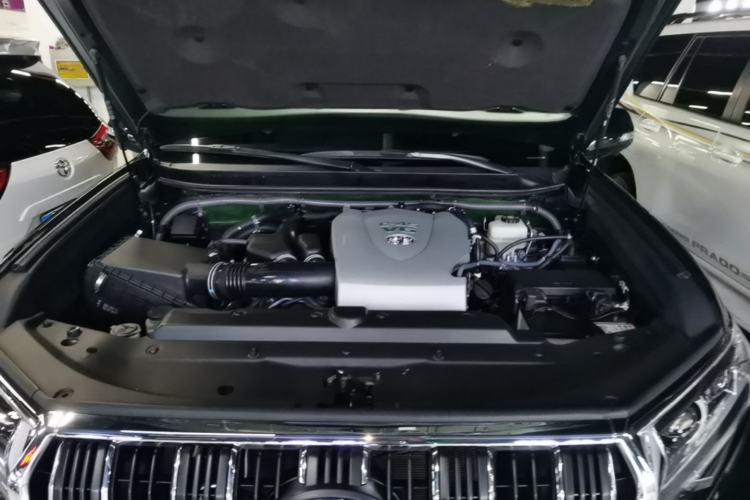 Used Toyota Prado 2018 3.5L Automatic TX-L Engine Bay