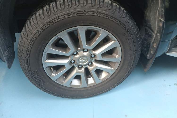 Used Toyota Prado 2018 3.5L Automatic TX-L Exterior 4