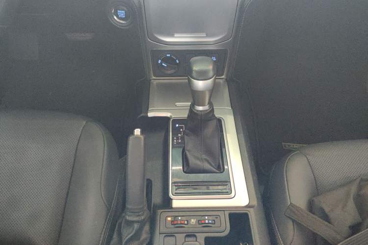 Used Toyota Prado 2018 3.5L Automatic TX-L NAVI Gear Lever