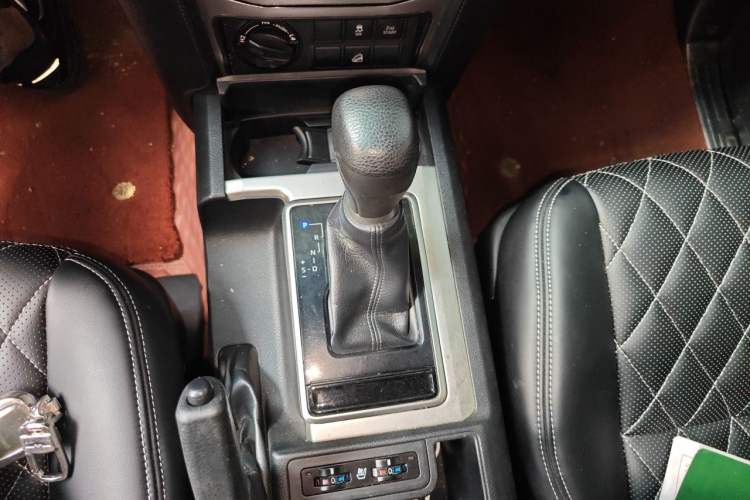Used Toyota Prado 2018 3.5L Automatic SX Gear Lever