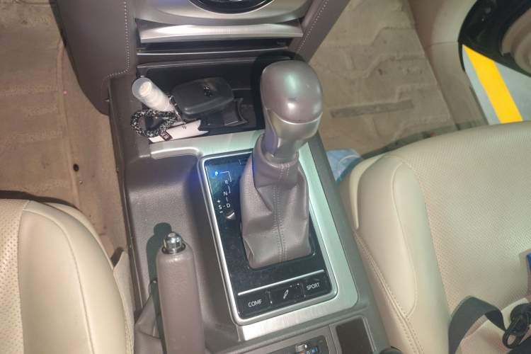 Used Toyota Prado 2018 3.5L Automatic VX NAVI with Rear-Mounted Spare Tire Gear Lever