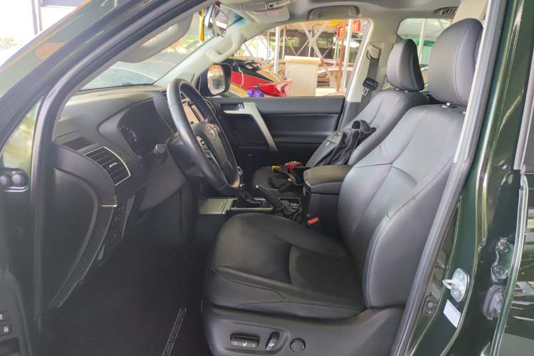 Used Toyota Prado 2018 3.5L Automatic TX-L NAVI Left Front Seat