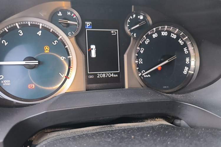 Used Toyota Prado 2018 3.5L Automatic TX-L Odometer Close Up