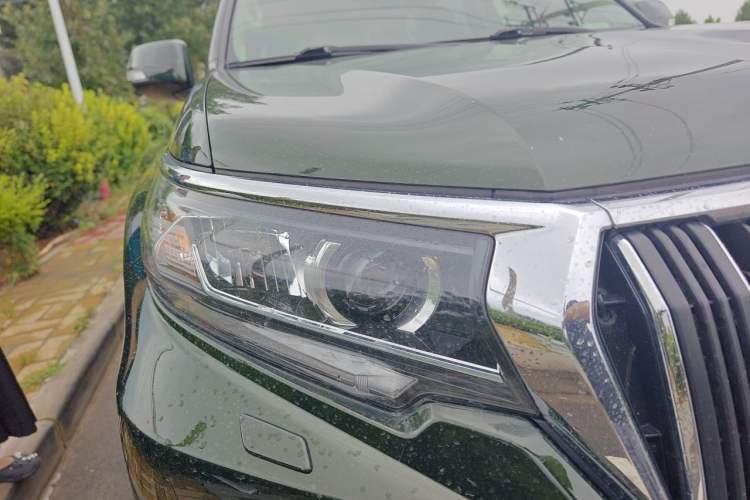 Used Toyota Prado 2018 3.5L Automatic TX-L with Rear-Mounted Spare Tire Right Front Headlight
