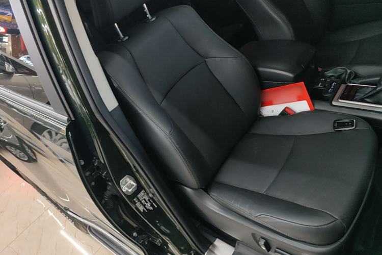 Used Toyota Prado 2018 3.5L Automatic TX-L with Rear-Mounted Spare Tire Right Front Seat