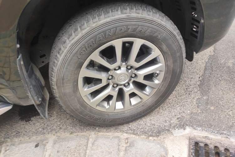 Used Toyota Prado 2018 3.5L Automatic TX-L NAVI Right Front Wheel Hub
