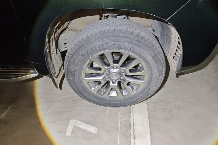 Used Toyota Prado 2018 3.5L Automatic TX-L Right Front Wheel Hub