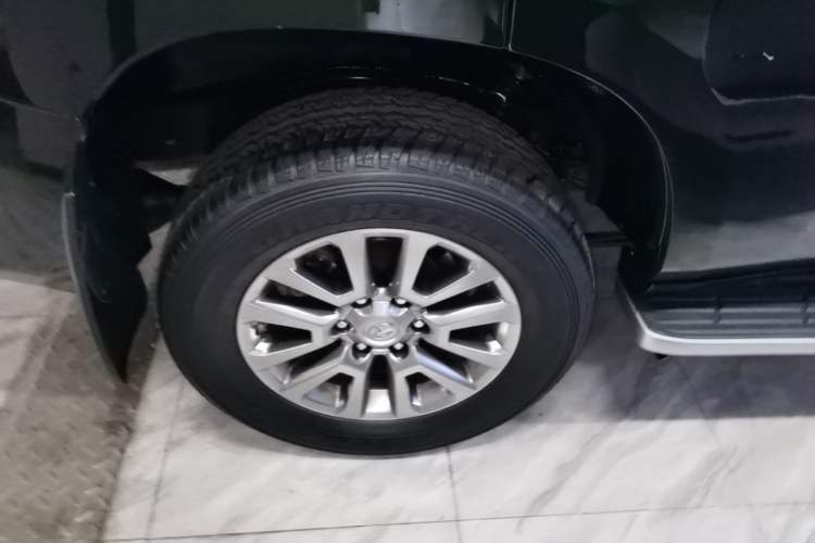Used Toyota Prado 2018 3.5L Automatic TX-L Right Rear Wheel Hub
