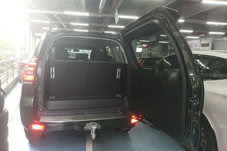 Used Toyota Prado 2018 3.5L Automatic TX-L Trunk