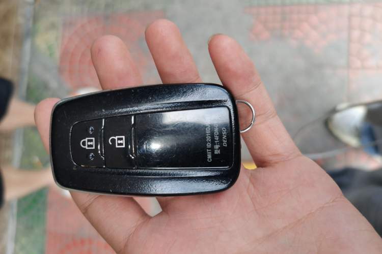 Used Toyota Prado 2018 3.5L Automatic TX-L NAVI with Rear-Mounted Spare Tire Vehicle Key