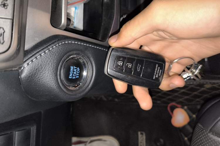 Used Toyota Prado 2018 3.5L Automatic TX-L Vehicle Key