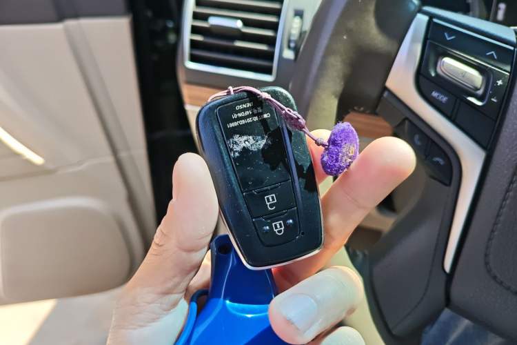 Used Toyota Prado 2018 3.5L Automatic TX-L NAVI with Rear-Mounted Spare Tire Vehicle Key