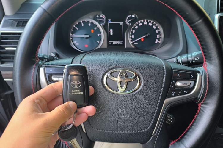 Used Toyota Prado 2018 3.5L Automatic TX-L Vehicle Key